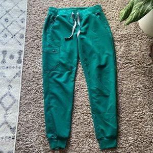 Hunter green figs joggers